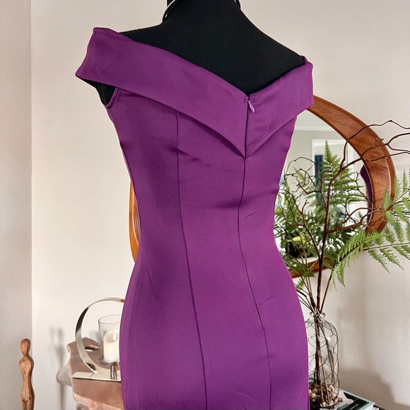 CLOSET CLOSEOUT SALE!! NWT Missord Off Shoulder Slit Thigh Maxi Dress - Picture 4 of 7